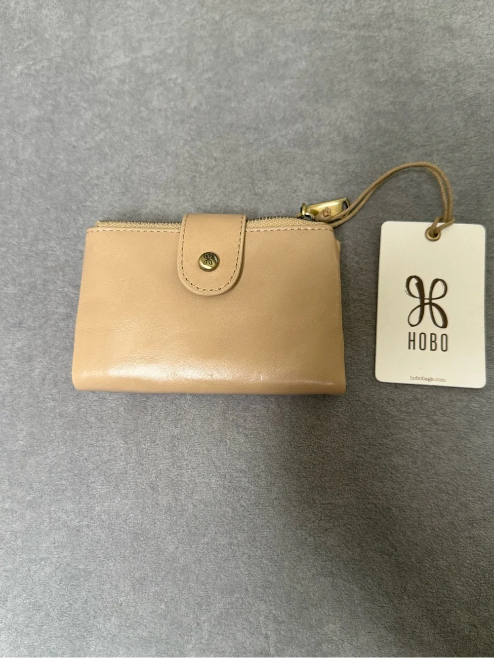 HOBO Ray Leather Bifold Wallet in Sand